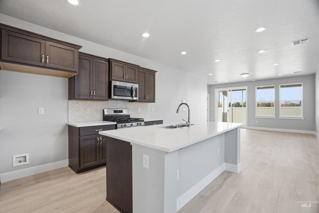 Photo of 6042 N Static Line Ave, Meridian, ID 83646 (MLS # 98976940)