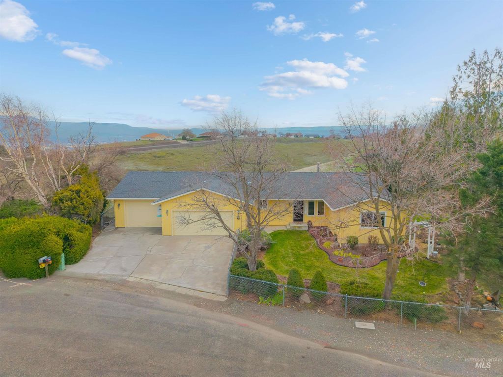 Photo of 2746 Florence Court, Clarkston, WA 99403 (MLS # 98978606)