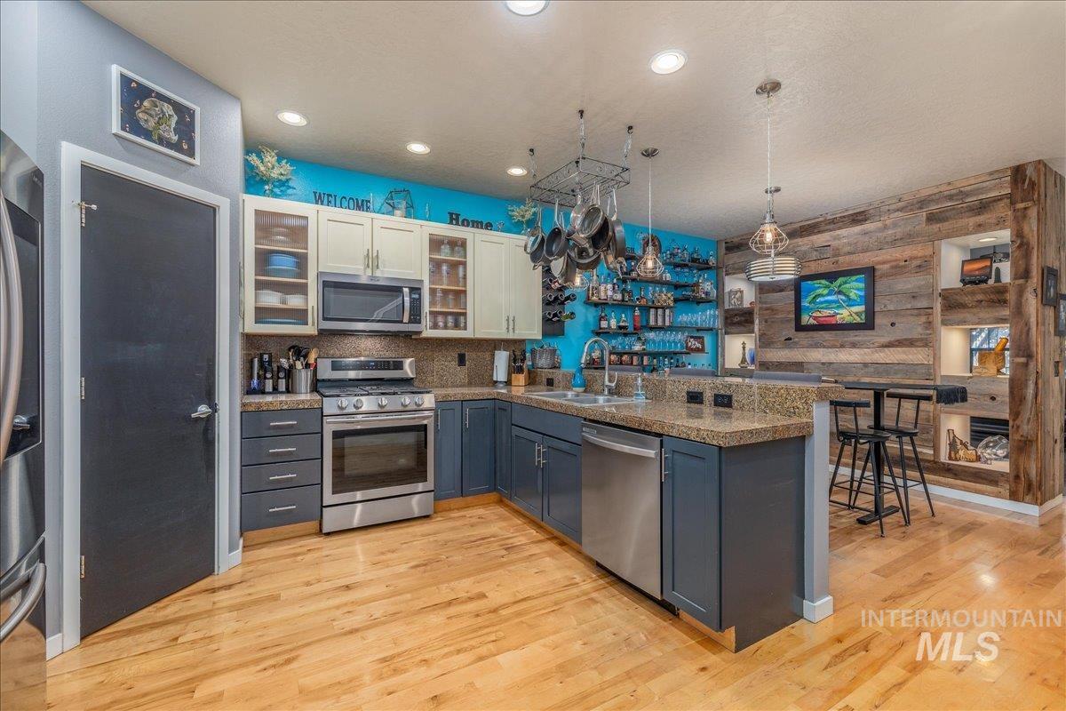 328 E Water Pocket Ln.