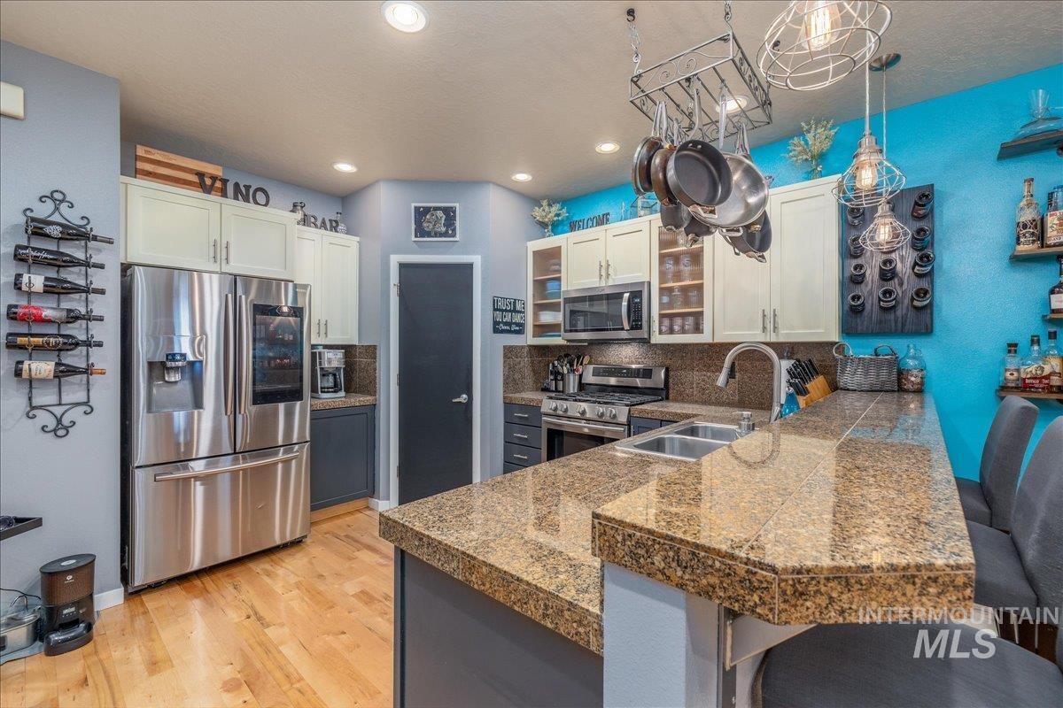 328 E Water Pocket Ln.