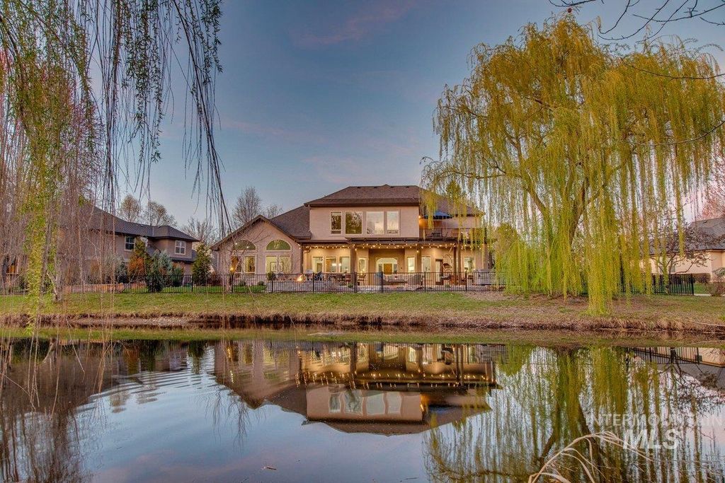 Photo of 1013 E Rivers End Drive, Eagle, ID 83616 (MLS # 98984482)