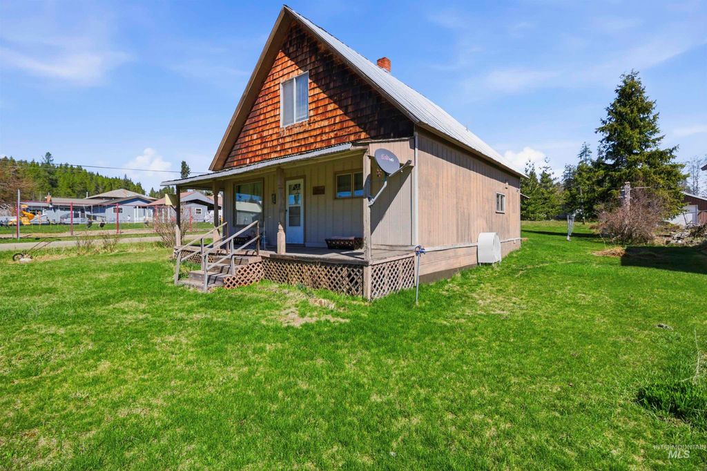 Photo of 312 3rd Ave, Bovill, ID 83806 (MLS # 98982224)