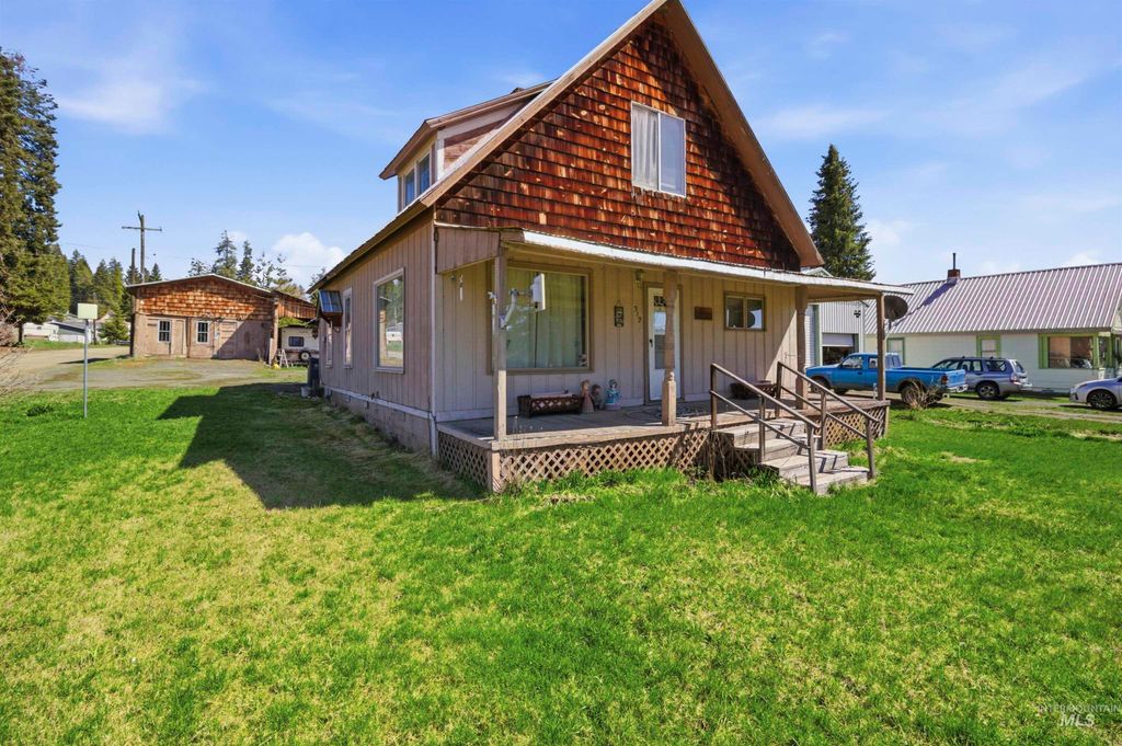 Photo of 312 3rd Ave, Bovill, ID 83806 (MLS # 98982224)