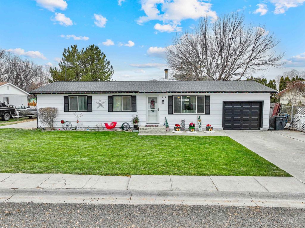 Photo of 519 Wiseman St, Hansen, ID 83338 (MLS # 98968823)