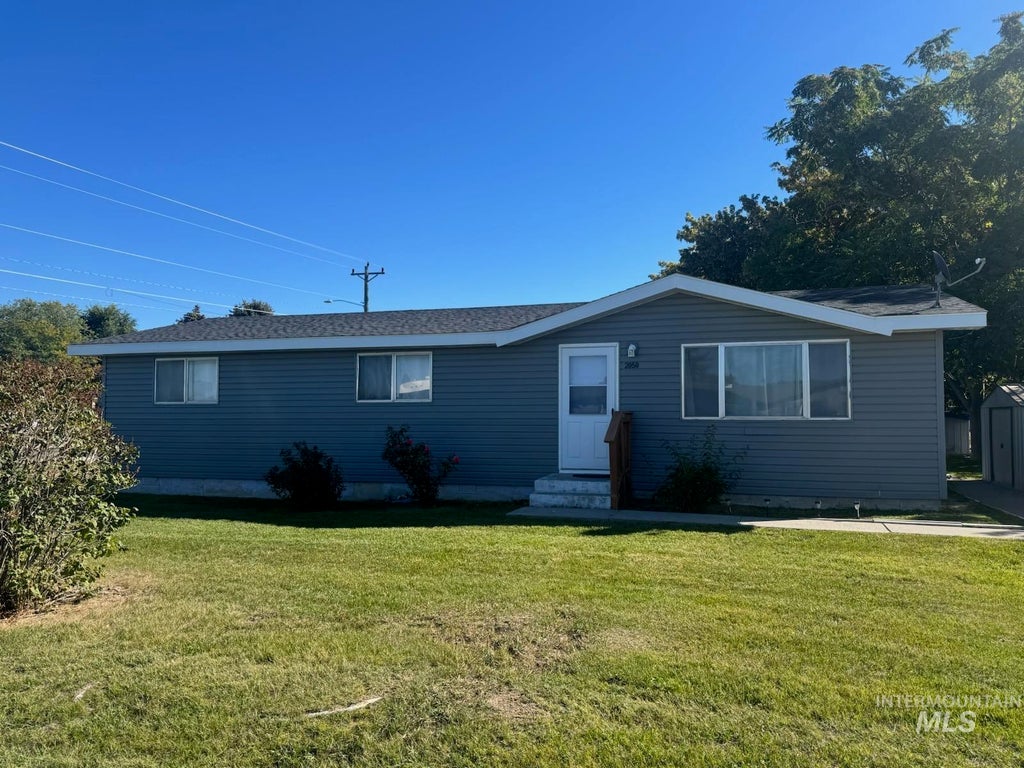 Photo of 2050 Kings Row, Heyburn, ID 83336 (MLS # 99005183)