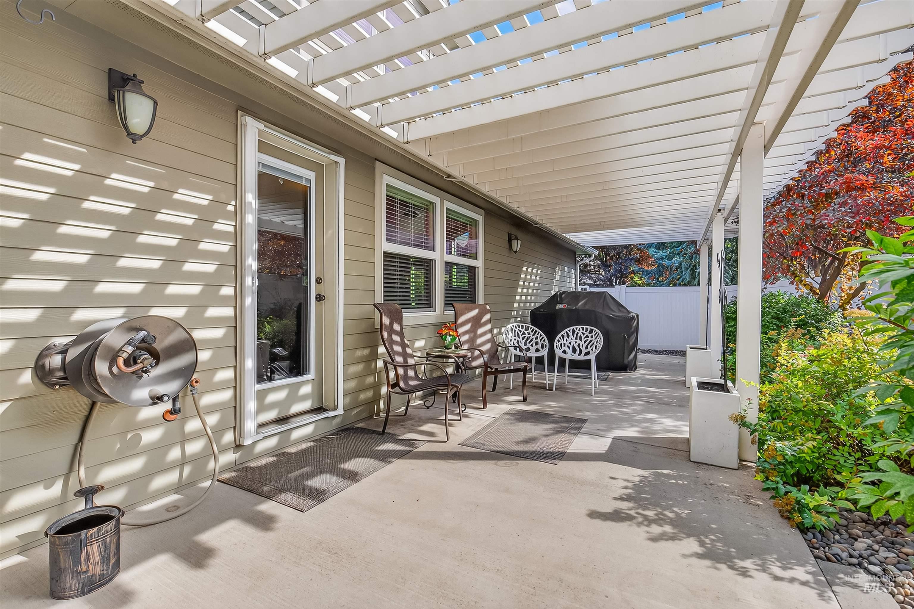 102 Canyon Greens Ct