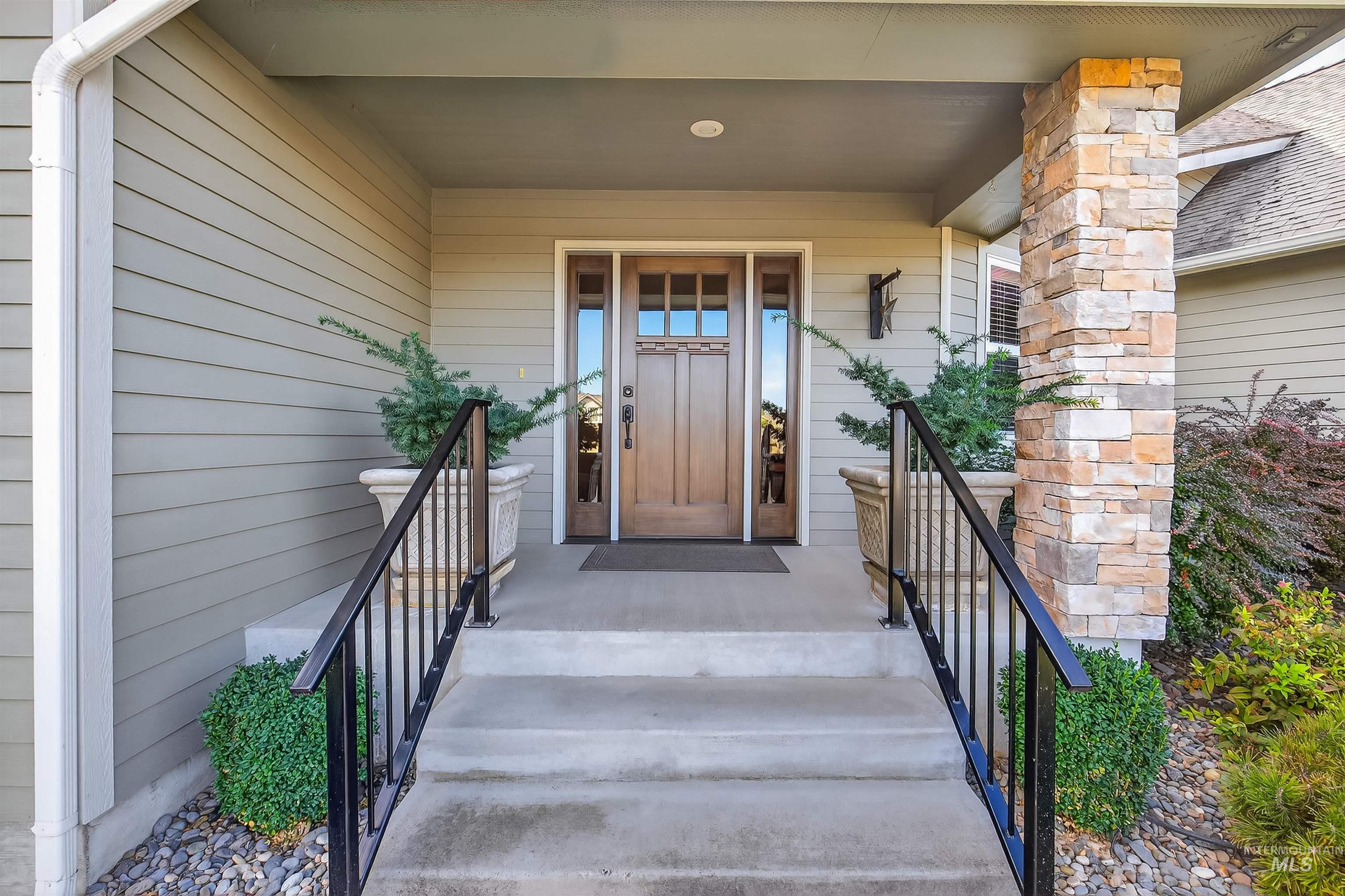 102 Canyon Greens Ct