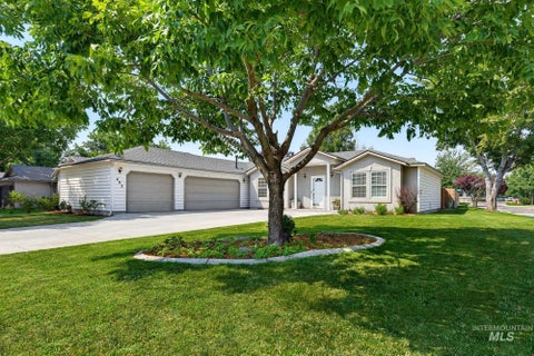 Photo of 492 E Addeson St, Meridian, ID 83646 (MLS # 98998530)