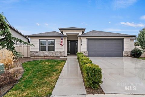 Photo of 11705 W Bubblingcreek Ct, Star, ID 83669 (MLS # 98979604)
