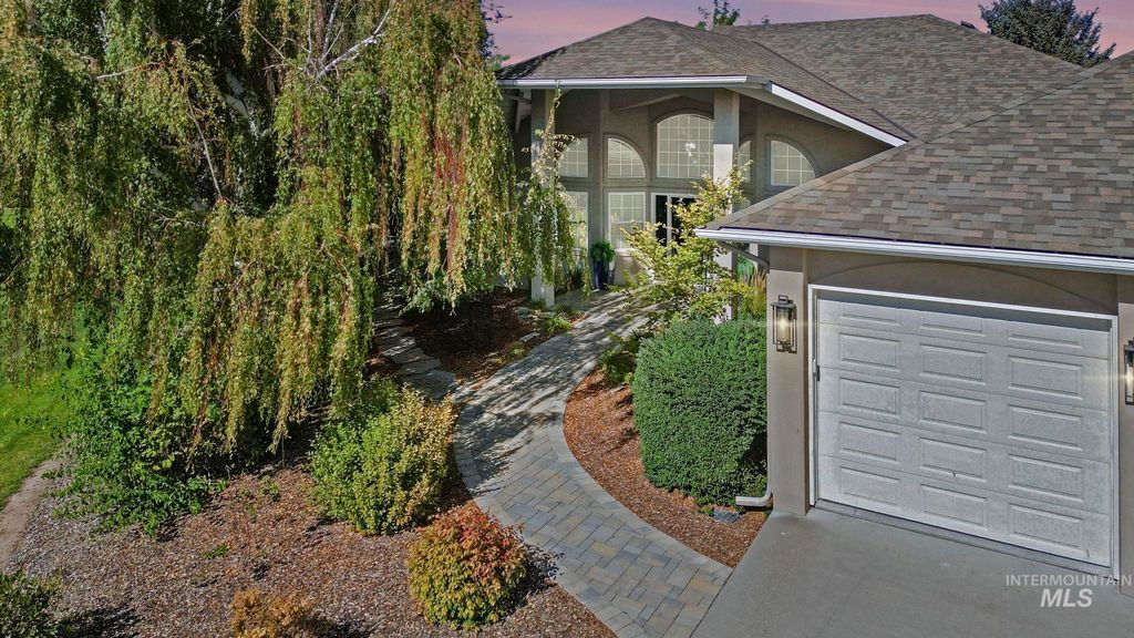 Photo of 1965 Candleridge Dr, Twin Falls, ID 83301 (MLS # 98975718)