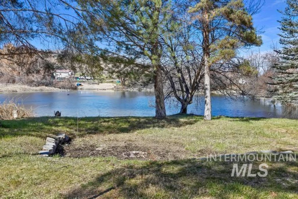 Photo of 1152 Hidden Lake Lane, Buhl, ID 83316 (MLS # 98978178)