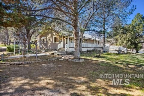 Photo of 1152 Hidden Lake Lane, Buhl, ID 83316 (MLS # 98978178)