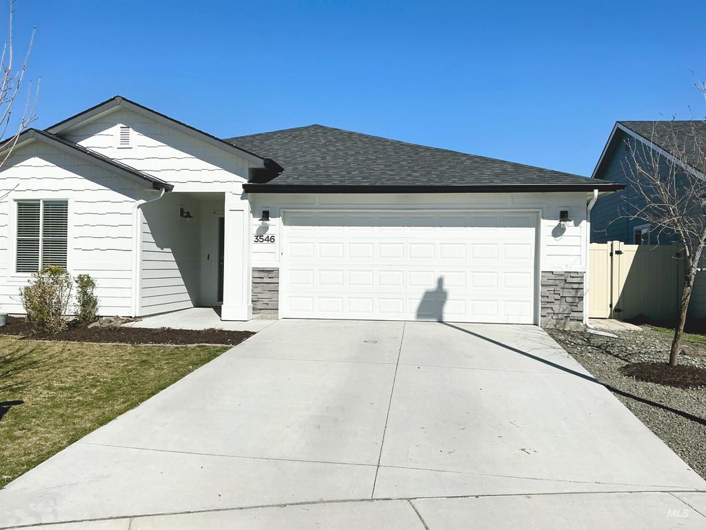 Photo of 3546 W Commemoration Ave, Meridian, ID 83642 (MLS # 98978538)