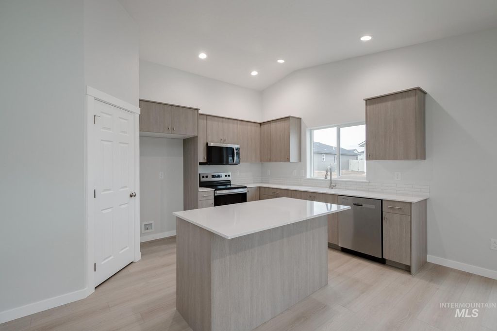 Photo of 5384 S Desert Cactus Ave, Meridian, ID 83642 (MLS # 98974826)