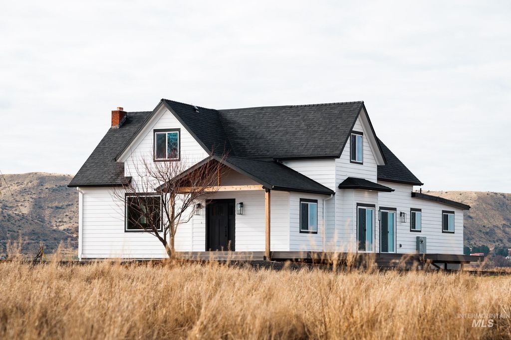 Photo of 3020 W Sales Yard Rd, Emmett, ID 83617 (MLS # 98967189)