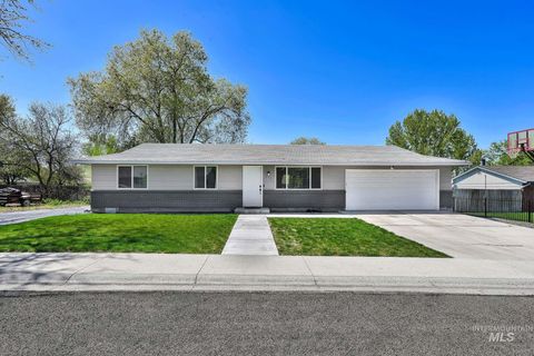 353 S Ash Ave Kuna ID 83634