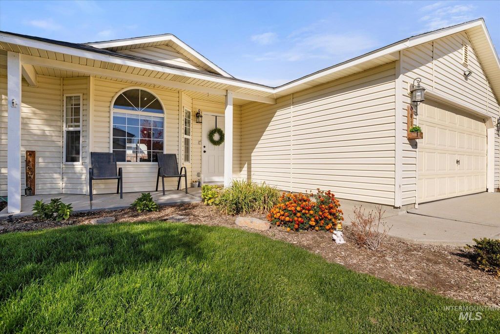 Photo of 991 Johnson Dr, Middleton, ID 83644 (MLS # 98964340)