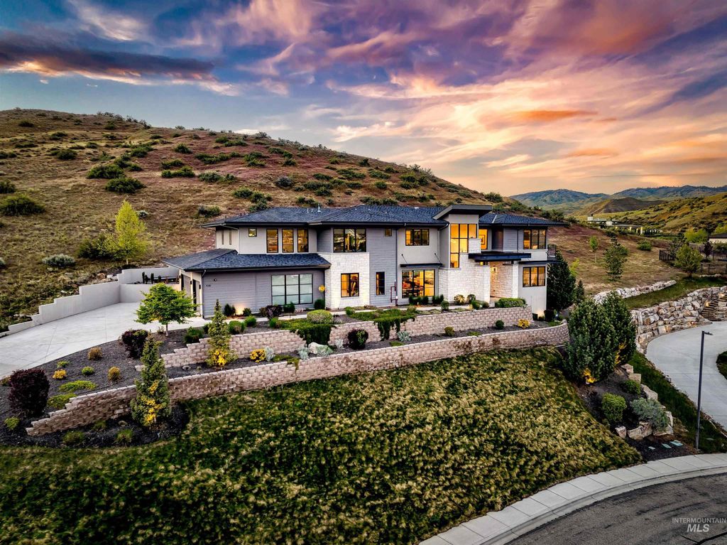 Photo of 510 W Paso Fino Dr, Boise, ID 83702 (MLS # 98965613)