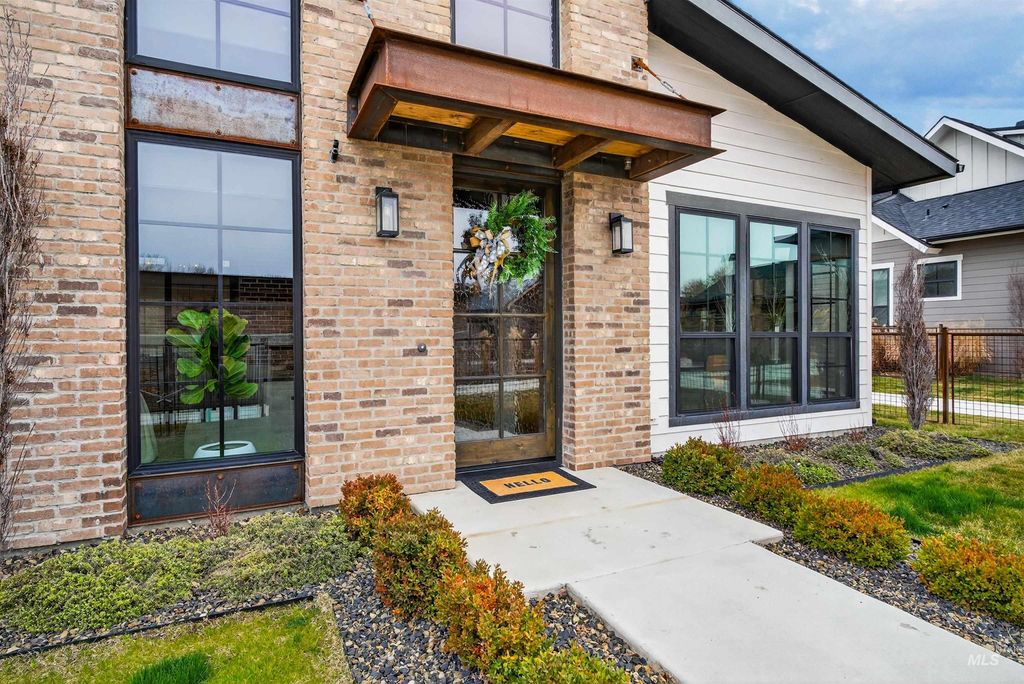 Photo of 2526 W Rustic Forge St, Eagle, ID 83616 (MLS # 98977671)