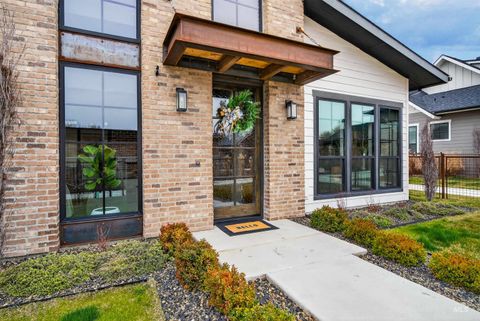 Photo of 2526 W Rustic Forge St, Eagle, ID 83616 (MLS # 98977671)