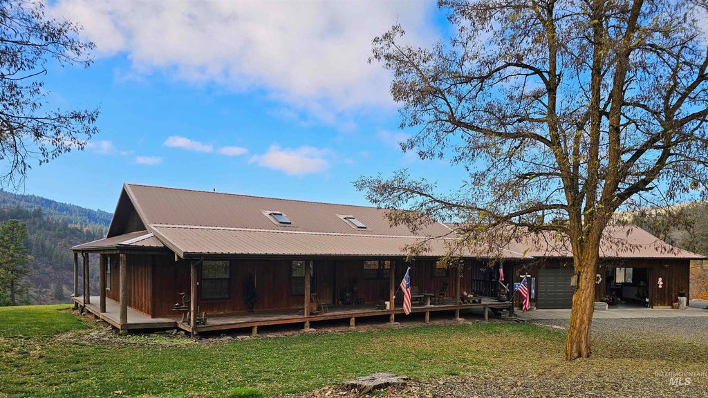 Photo of 20044 Orchard Lane, Lenore, ID 83541 (MLS # 98968090)