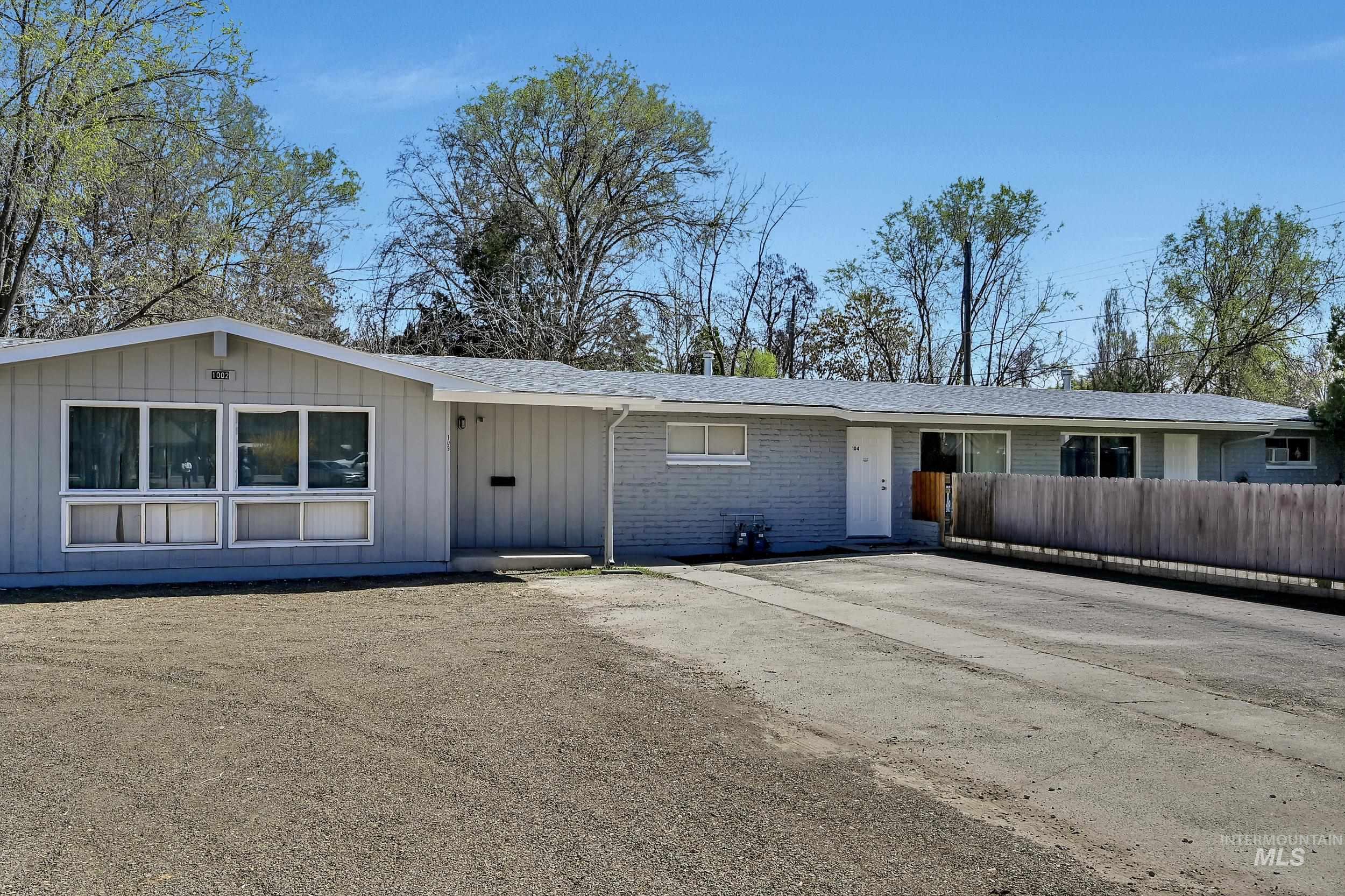 1002-1004 S Shoshone Street