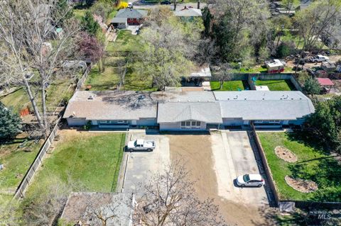 Photo of 1002 S Shoshone Street, Boise, ID 83705 (MLS # 98980438)
