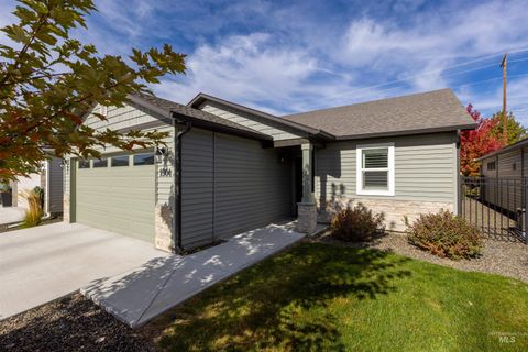 Photo of 1904 E Ringneck St, Meridian, ID 83646 (MLS # 98967550)