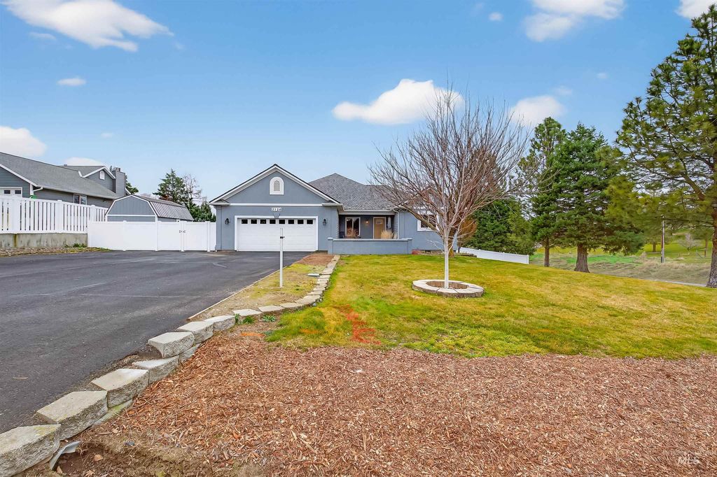 Photo of 2126 23rd Street, Clarkston, WA 99403 (MLS # 98975758)