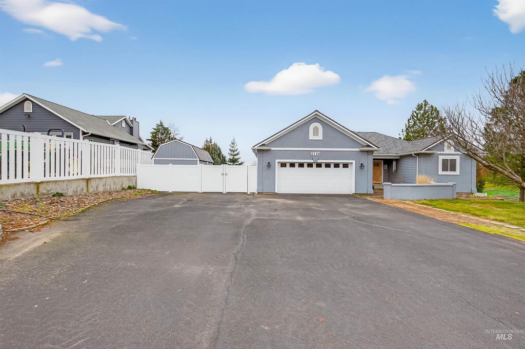 Photo of 2126 23rd Street, Clarkston, WA 99403 (MLS # 98975758)
