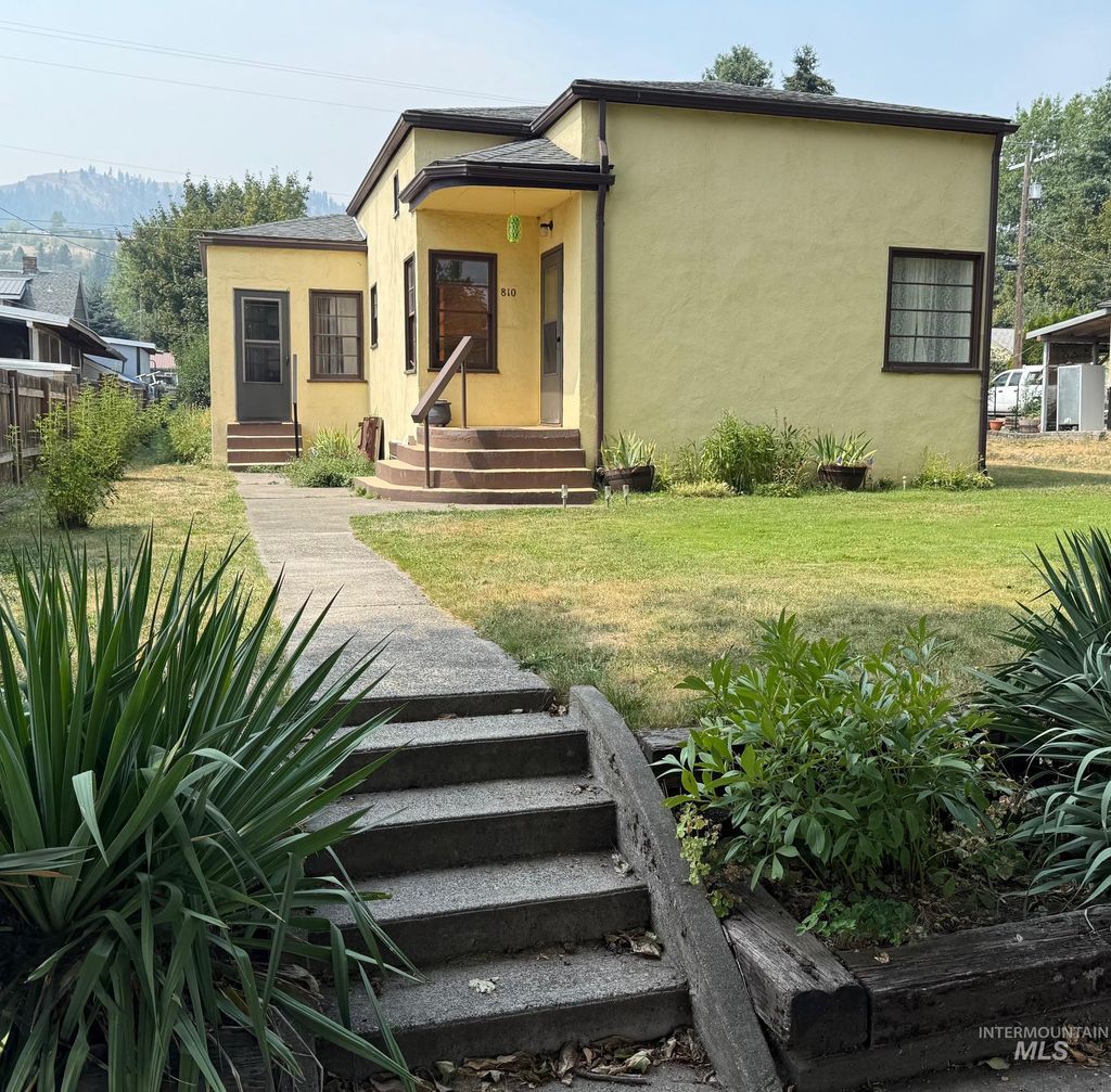 Photo of 810 Main Street, Kamiah, ID 83536 (MLS # 98983009)