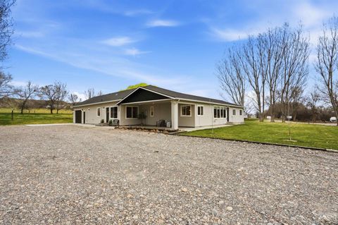 Photo of 2380 Lower Pond Lane, Homedale, ID 83628 (MLS # 98978434)