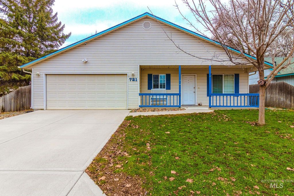 Photo of 721 W Hazel St, Caldwell, ID 83605 (MLS # 98973293)