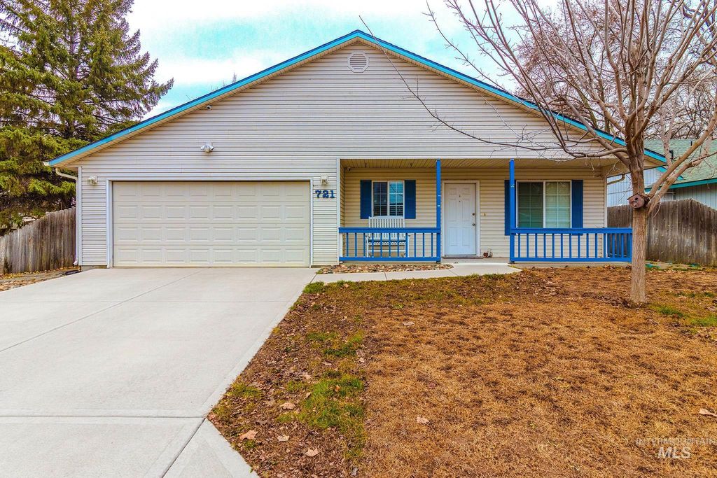 Photo of 721 W Hazel St, Caldwell, ID 83605 (MLS # 98973293)