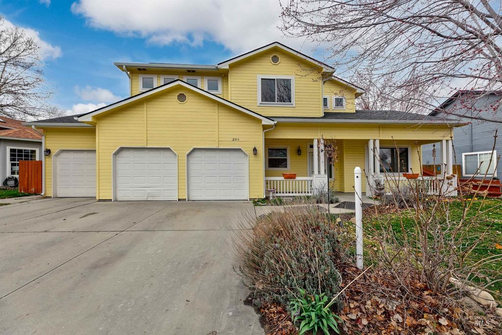 Photo of 2915 N Fieldstone Way, Meridian, ID 83646 (MLS # 98977129)