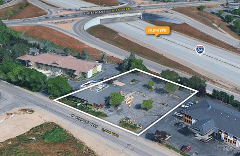 Photo of 2580 W Airport Way, Boise, ID 83705 (MLS # 98976011)