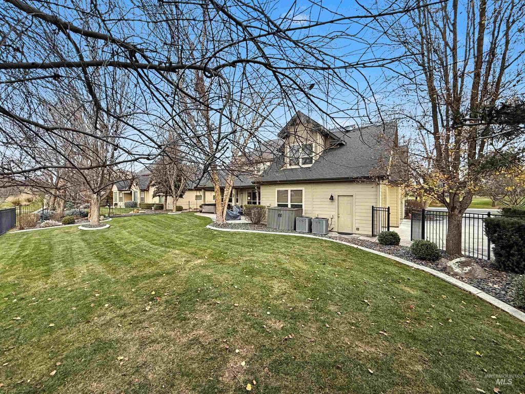 Photo of 2425 S Chipper Way, Eagle, ID 83616 (MLS # 98971523)