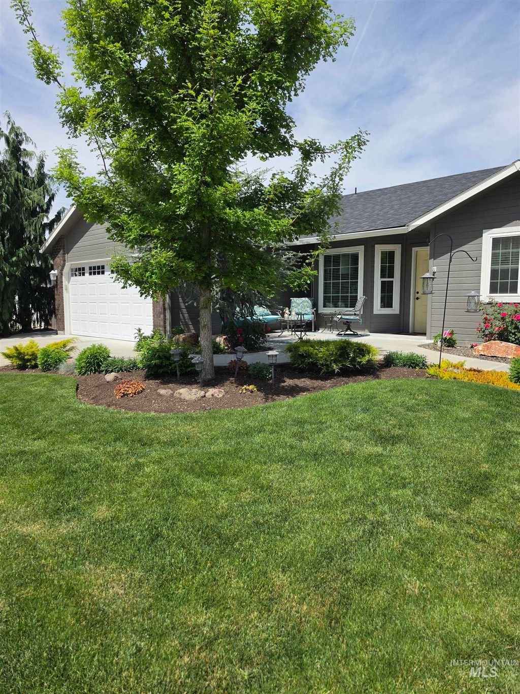 Photo of 1418 E Sothesby Street, Meridian, ID 83642 (MLS # 98985653)