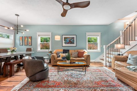 Photo of 811 W Eastman St, Boise, ID 83702 (MLS # 98965222)