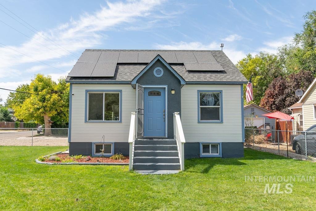 Photo of 323 S Fern Street, Nampa, ID 83686 (MLS # 98998459)