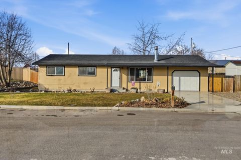 Photo of 610 Oregon, New Plymouth, ID 83655 (MLS # 98973790)