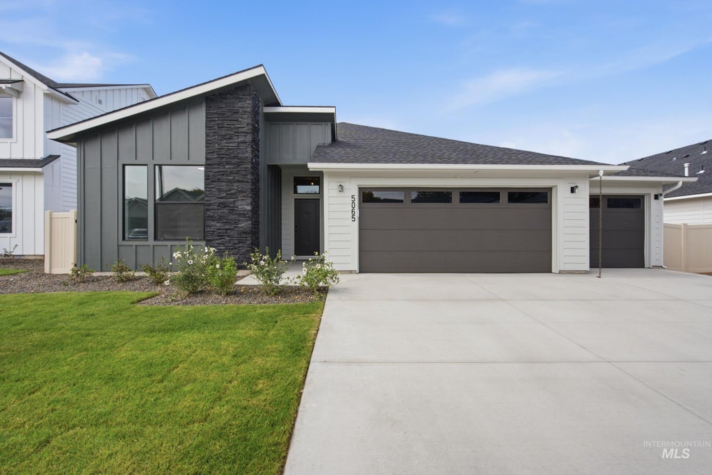 Photo of 5065 S Bleachfield Ave, Meridian, ID 83642 (MLS # 99000966)