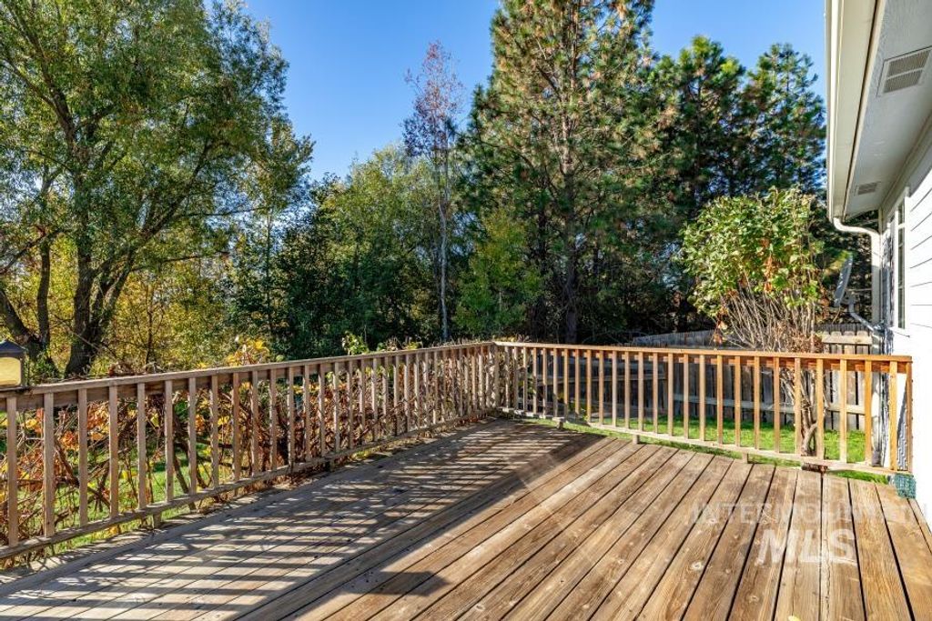 Photo of 1707 E 6th St, Moscow, ID 83843 (MLS # 98964788)