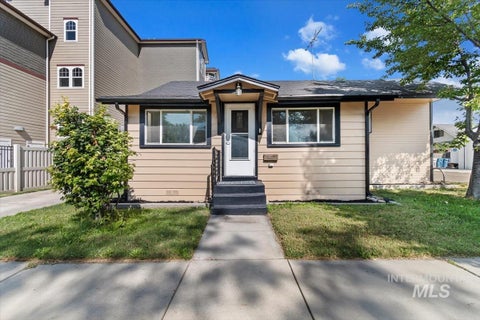 Photo of 616 S 9th Ave, Caldwell, ID 83605 (MLS # 98997946)