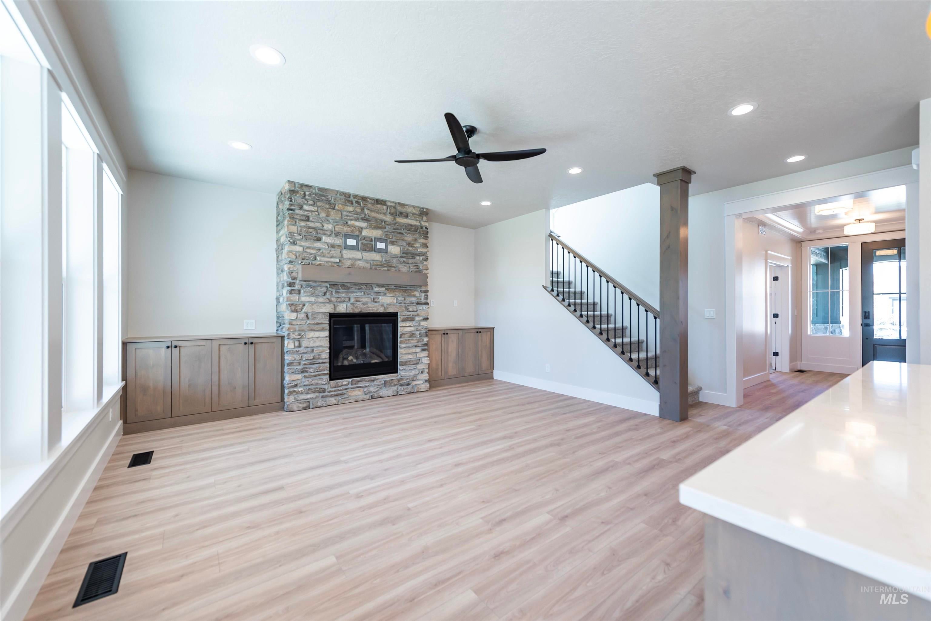 1423 E Andes Dr.