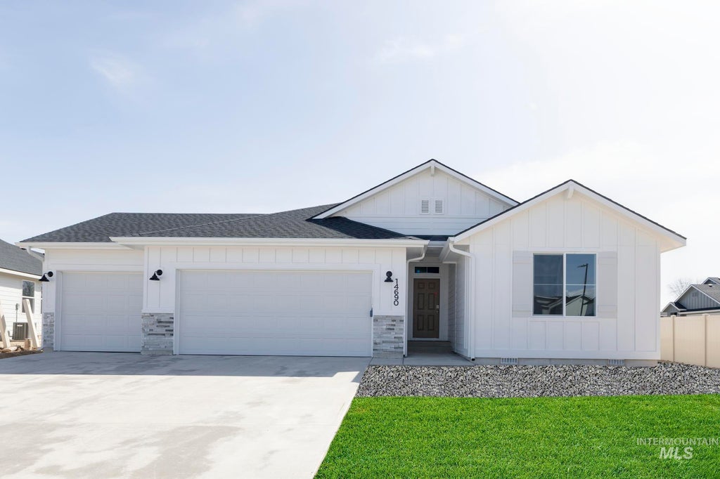 Photo of 12806 Ropers St, Nampa, ID 83651 (MLS # 99004733)