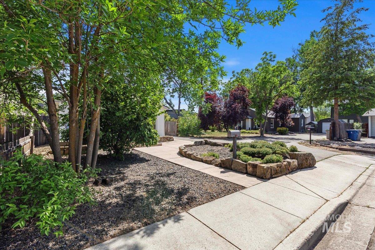 View of home's community