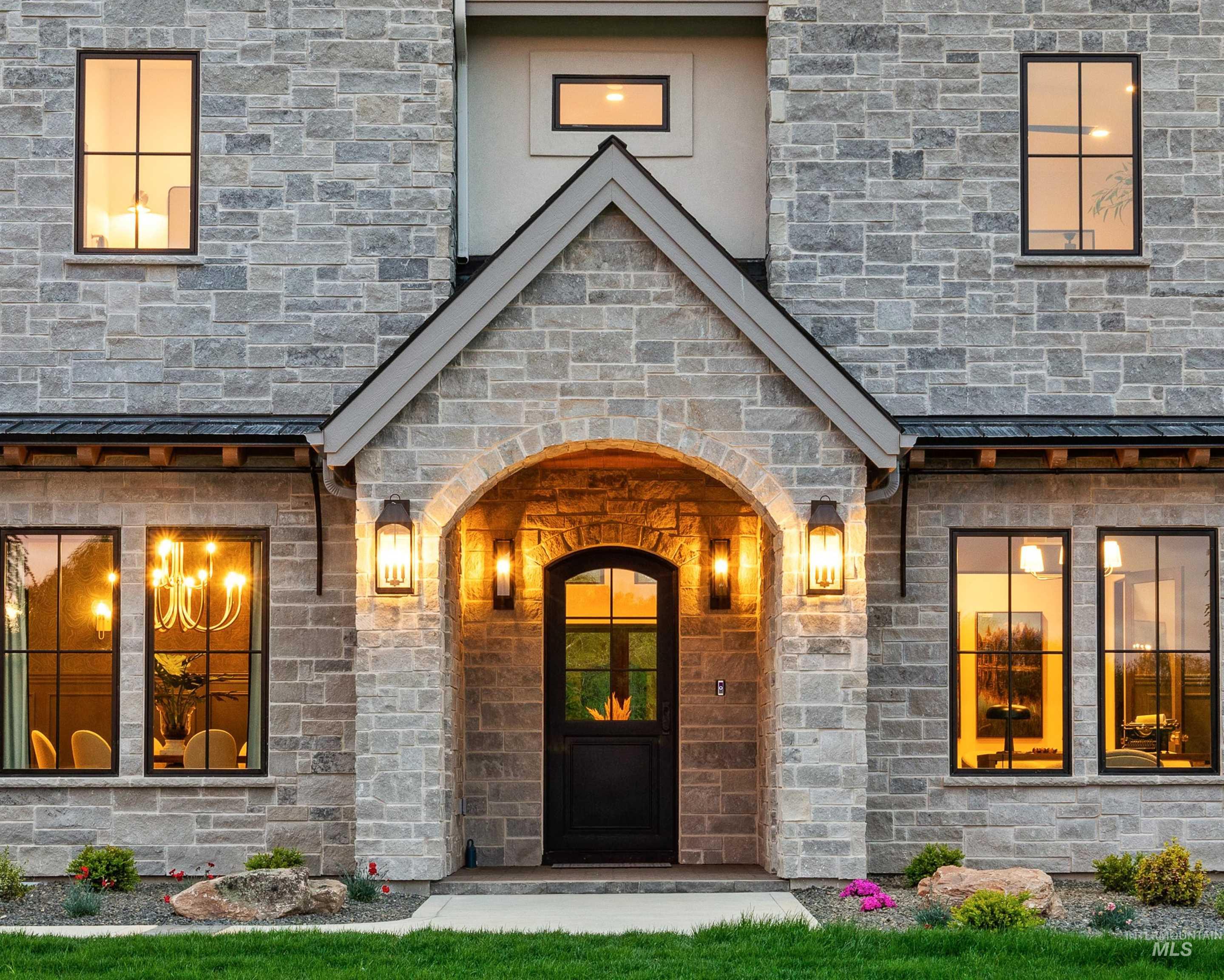 2756 N Pescara Ln