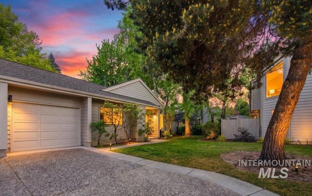 Photo of 1936 S Teal Ln, Boise, ID 83706 (MLS # 98985088)