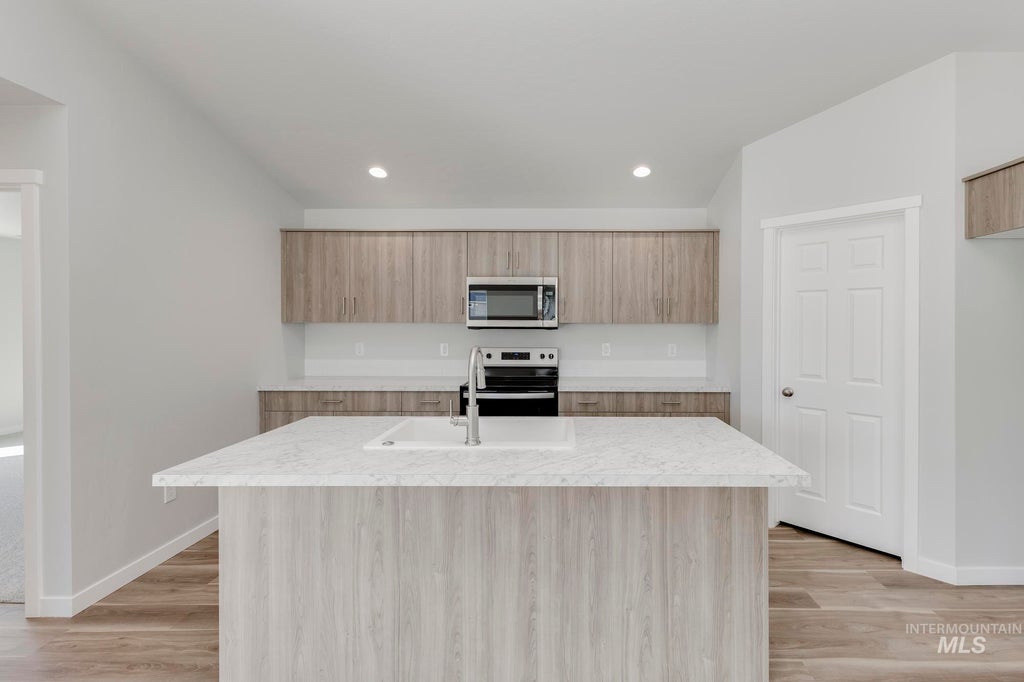 Photo of 4546 S Amsterdam Ave, Nampa, ID 83686 (MLS # 99002833)